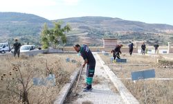 Tokat’ta Mezarlıklarda Temizlik ve Bakım Çalışmaları Devam Ediyor