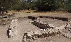 Apollon Smintheus Kutsal Alanı'ndaki kazılarda kadın ve çocuk iskeleti bulundu