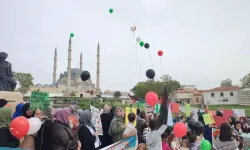 Edirne'de balonlar Filistin için gökyüzüne bırakıldı