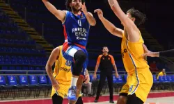 Maccabi Playtika Tel Aviv - Anadolu Efes: 93-91