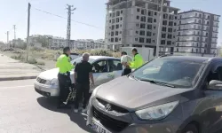 Polisten Kaçmaya Çalışan Otomobil Sürücüsü Alkollü Çıktı