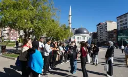 Siirt’te sanatı, kültürle buluşturmak için meydana indiler