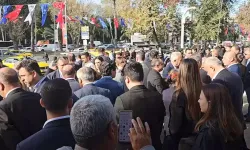 Esenyurt Belediye Başkanı Ahmet Özer Gözaltına Alındı: Emniyet Önünde Bekleyiş Sürüyor