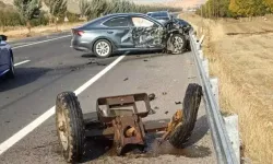 Mardin'de Otomobille Traktör Çarpıştı: 2 Yaralı