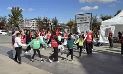 Tekirdağ'da Çocuklar Kızılay Sokağı'nda Eğlendi