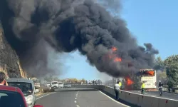 Çanakkale'de Yolcu Otobüsü Alev Alev Yandı