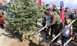 Burdur'da 11 Kasım Milli Ağaçlandırma Günü'nde Fidan Dikildi