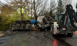 Balıkesir'de Sülfürik Asit Yüklü TIR Kazasında Şoför Hayatını Kaybetti