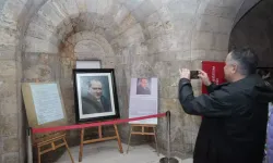 Anıtkabir'de Sergilenen Tarihi Atatürk Portresi Yoğun İlgi Gördü