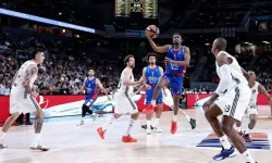 Real Madrid - Anadolu Efes: 64-74