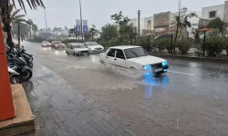 Bodrum’da Sağanak Yağış Hayatı Olumsuz Etkiledi