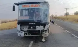 Elazığ’da Belediye Otobüsü ile Kamyonet Çarpıştı: 4 Yaralı