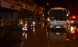 'Turuncu' Kod Uyarısı Yapılan Antalya'da Şiddetli Sağanak Yağış