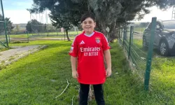 Kerem Aktürkoğlu’ndan Hayranı Rüzgar’a İmzalı Benfica Forması