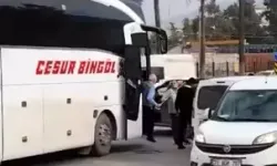 Otobüs Şoförü İle Otomobil Sürücüsünün Yol Kavgası Kamerada