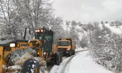 Amasya'da Kar Yağışı Nedeniyle 28 Köy Yolu Ulaşıma Kapandı