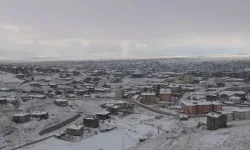 Yoğun Kar Yağışı Nedeniyle 10 Yerleşim Yeri Ulaşıma Kapandı