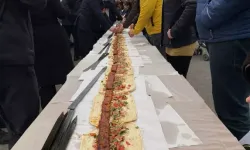 106 Metre Adana Kebabı İkram Edildi: Adana Lezzet Buluşmaları Etkinliği Yoğun İlgi Gördü