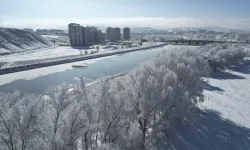 Buzlu Hava ve Kızılırmak Nehri'nde Buzlanma Etkisi Sürüyor