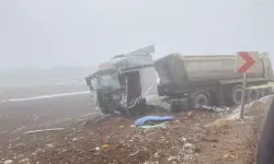 Ankara'da Aynı Firmaya Ait İki TIR Çarpıştı: 1 Ölü, 1 Yaralı