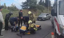 Otomobil Bariyere Saplandı: 2 Kişi Yaralandı