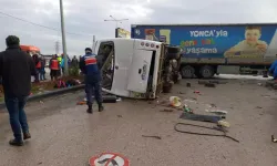 Öğrenci Servisi ile TIR Çarpıştı; 28 Kişi Yaralandı, 3'ü Ağır