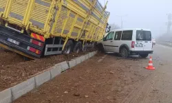 Sis ve Buzlanma Nedeniyle 7 Araç Zincirleme Kazaya Karıştı: 1’i Ağır, 4 Yaralı