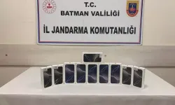 Kaçak Telefon Deposu! Jandarma 10 Akıllı Telefon Ele Geçirdi!