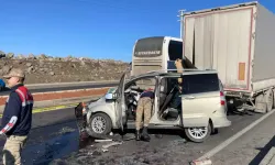 Kan Donduran Kaza! Hafif Ticari Araç ile TIR Çarpıştı: 1 Ölü, 1 Yaralı!