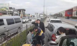 Belediye Başkanı Erkek’in Otomobili Zincirleme Kazaya Karıştı: 1 Yaralı!