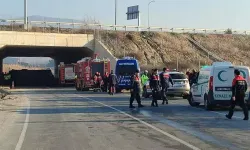 Büyük Felaket! İşçileri Taşıyan Midibüs Devrildi, Ölü Sayısı Artabilir!