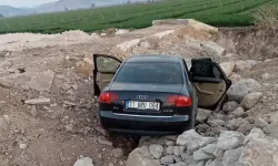 Feci Kaza! Tarım İşçilerini Taşıyan Araç Çukura Yuvarlandı!