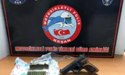 Polis Tarafından Durdurulan Araçta Ruhsatsız Tabanca ve 44 Mermi Ele Geçirildi!