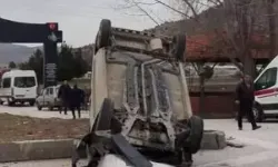 Büyük Kaza! Kamyonet ve Ticari Araç Birbirine Girdi, 3 Kişi Yaralandı!