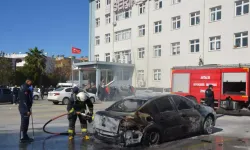 Hastane Otoparkında Korkutan Anlar! Yangın Otomobili Kullanılamaz Hale Getirdi!