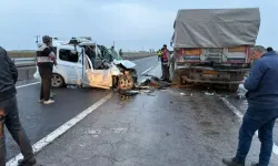 Kamyona Arkadan Çarpan Hafif Ticari Araçtaki 1 Kişi Ağır Yaralandı