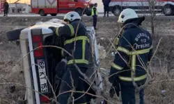 Şarampole Devrilen Aracın İçindekiler Hayatını Kaybetmedi, Ama...