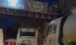 Dehşet Anları! Zincirleme Kazada 12 Kişi Yaralandı, Tanker ve Servis Minibüsleri Çarpıştı!