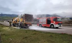 Karayolları Kamyonunda Korkutan Yangın! Boya Kazanları Alev Aldı, Korku Dolu Anlar!