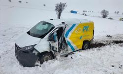 Tokat’ta Feci Kaza! Yük Treni Kargo Aracına Çarptı