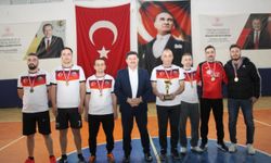 Erbaa’da Öğretmenler Arası Futsal ve Voleybol Turnuvası Nefes Kesti! Şampiyonlar Belli Oldu