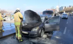 Park Halindeki Otomobilde Çıkan Yangın, Aracı Kullanılamaz Hale Getirdi!