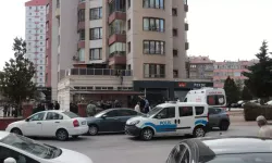 Tabancayla Vurulan Bina Görevlisi, 1'inci Kattan Atladı