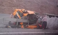 Refüje Devrilen TIR'daki 2 Kişi Öldü