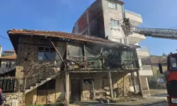Ev Yangını İtfaiyenin Erken Müdahalesiyle Söndürüldü