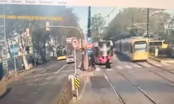 Karşıya Geçmeye Çalışan Kadına Tramvay Çarptı: Hastanede Can Verdi
