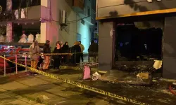 Yeni Takılan Reklam Panosu Alev Aldı! Mağazada Yangın Çıktı