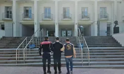Kaçmaya Çalışan Uyuşturucu Ticareti Şüphelisi Jandarma Tarafından Kıskıvrak Yakalandı