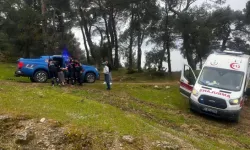 Korkutan Anlar! Çamura Saplanan Ambulans, Jandarma Ekipleriyle Kurtarıldı!