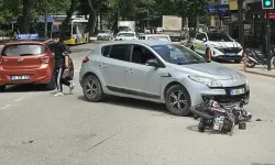 Otomobille Motosiklet Çarpıştı: 17 Yaşındaki Sürücü Yaralandı